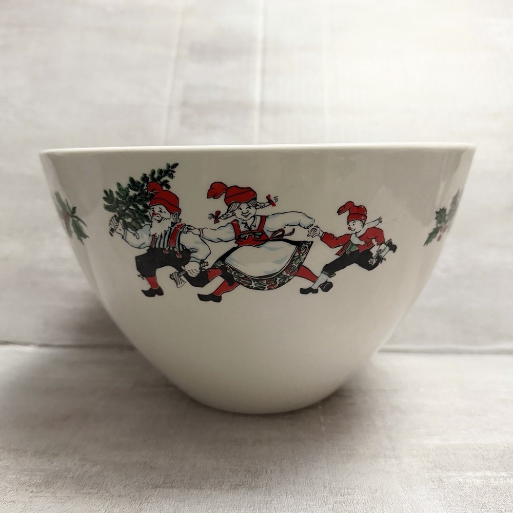 Vintage Figgjo Norway‎ Christmas Jul Serving Bowl Nisse In Bunads Holly Tree